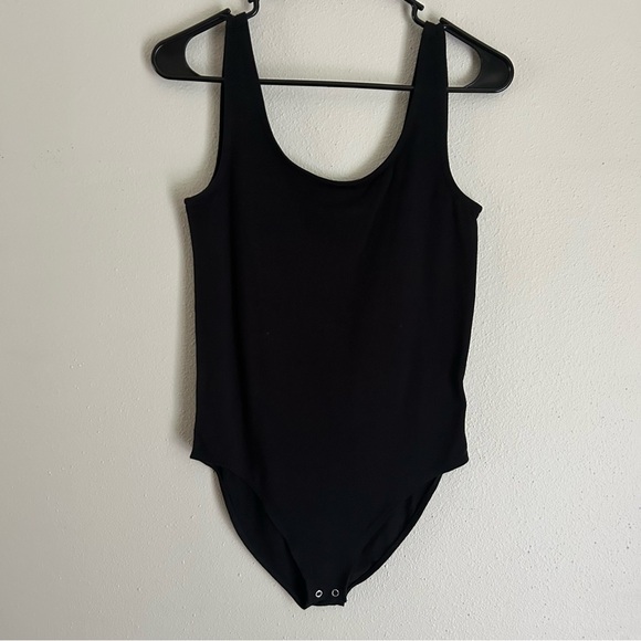 GAP Tops - Gap Black Scoop Neck Sleeveless Bodysuit